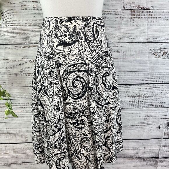 Chaps Skirt size 10 Black White Paisley Knee Full Boho Peasant Modest Summer - Picture 2 of 11